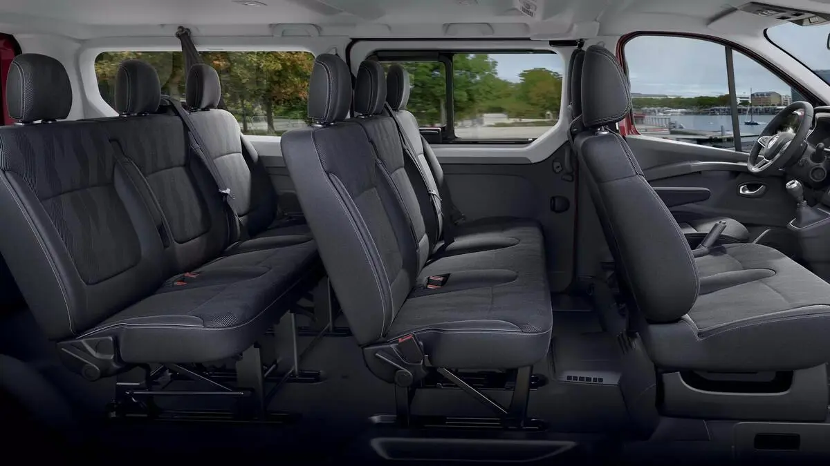 Location minivan 9 places en Tunisie — LAC RENT A CAR
